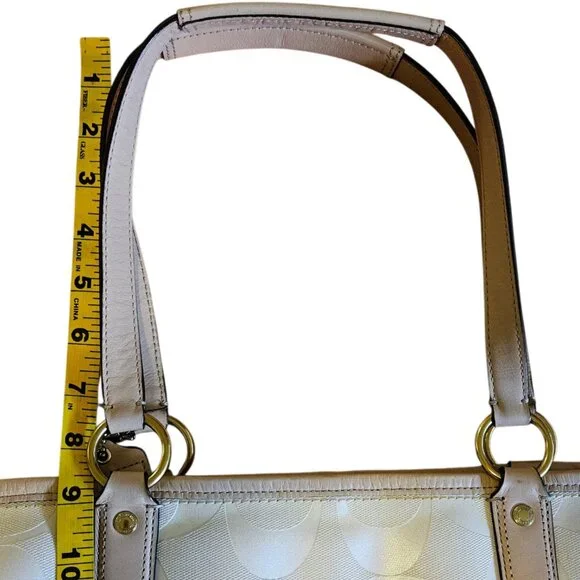 Beautiful Coach Bag - Picture 9 of 17